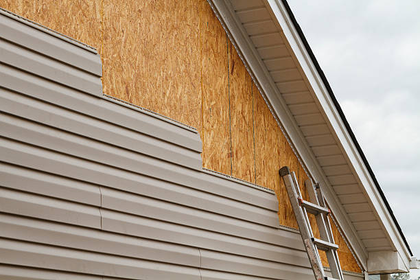 Professional Siding technician working in Cordova, SC
